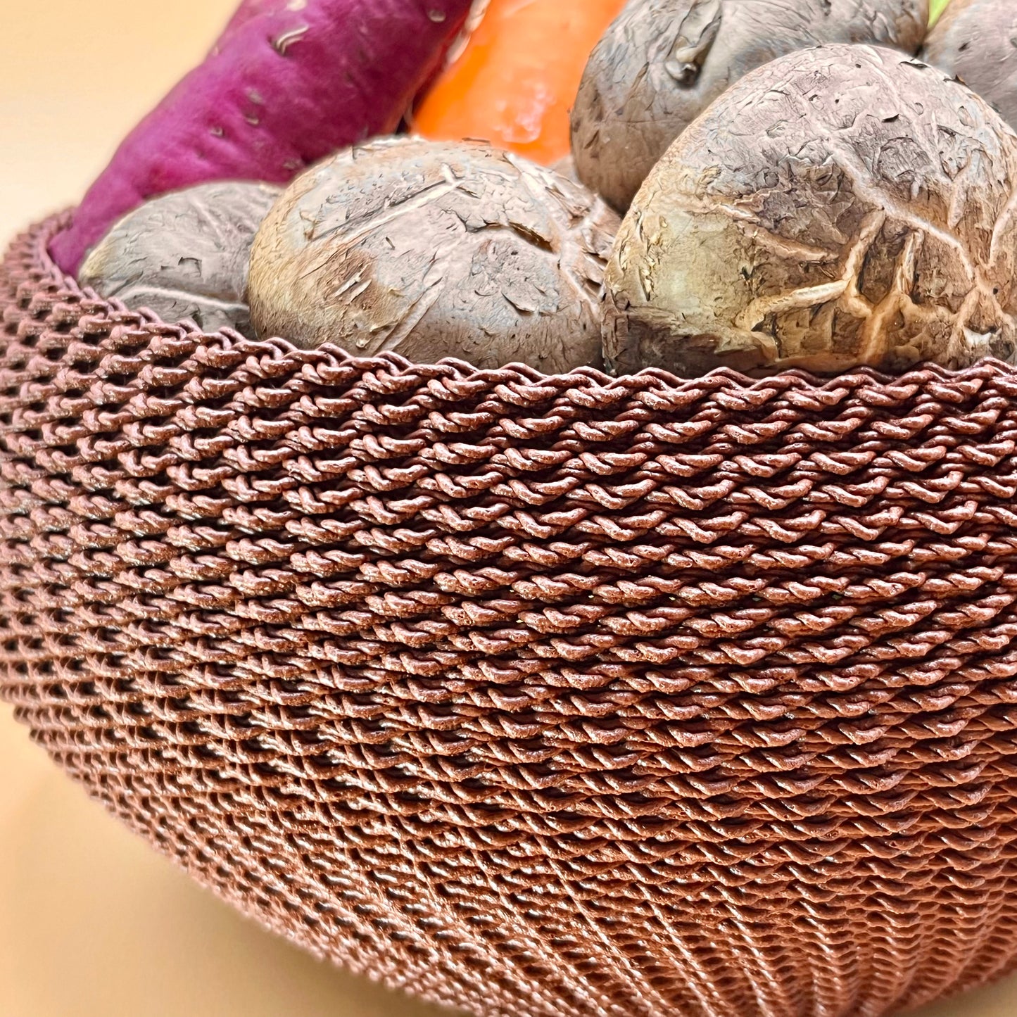 Spike bowl