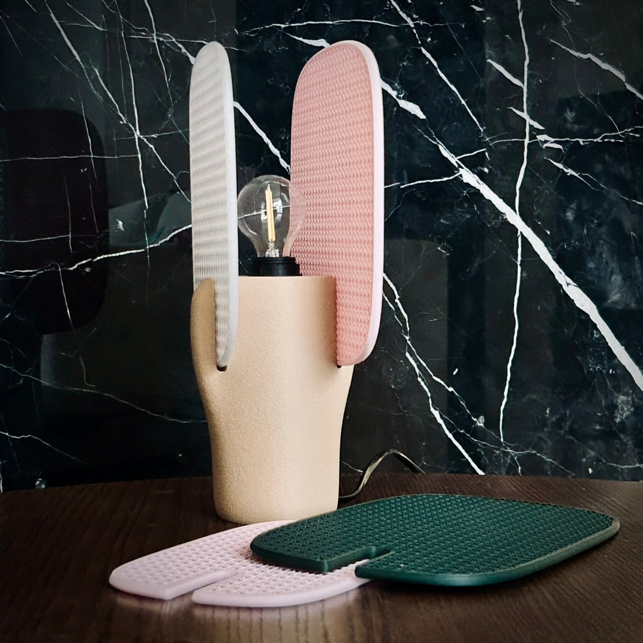 CERCA Table Lamp